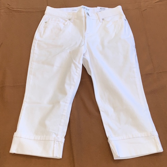 Style & Co. Denim - NEW Style & Co. Women's Size 4P 4 Petite White Stretch Cuffed Curvy Capri Pants